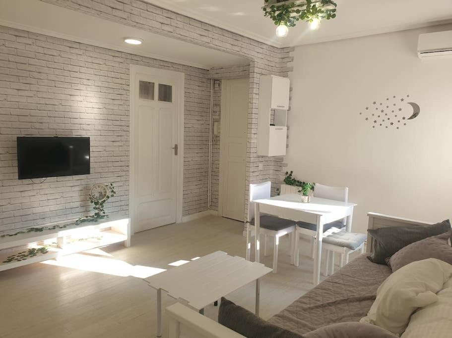 Apartamento Eguzkilore. Logroño Buitenkant foto